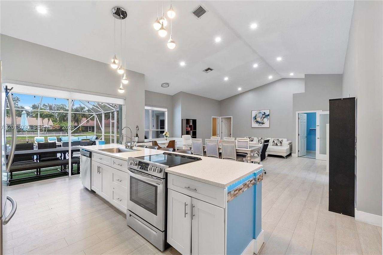 9251 Nw 42nd Ct - Photo 5 of 49