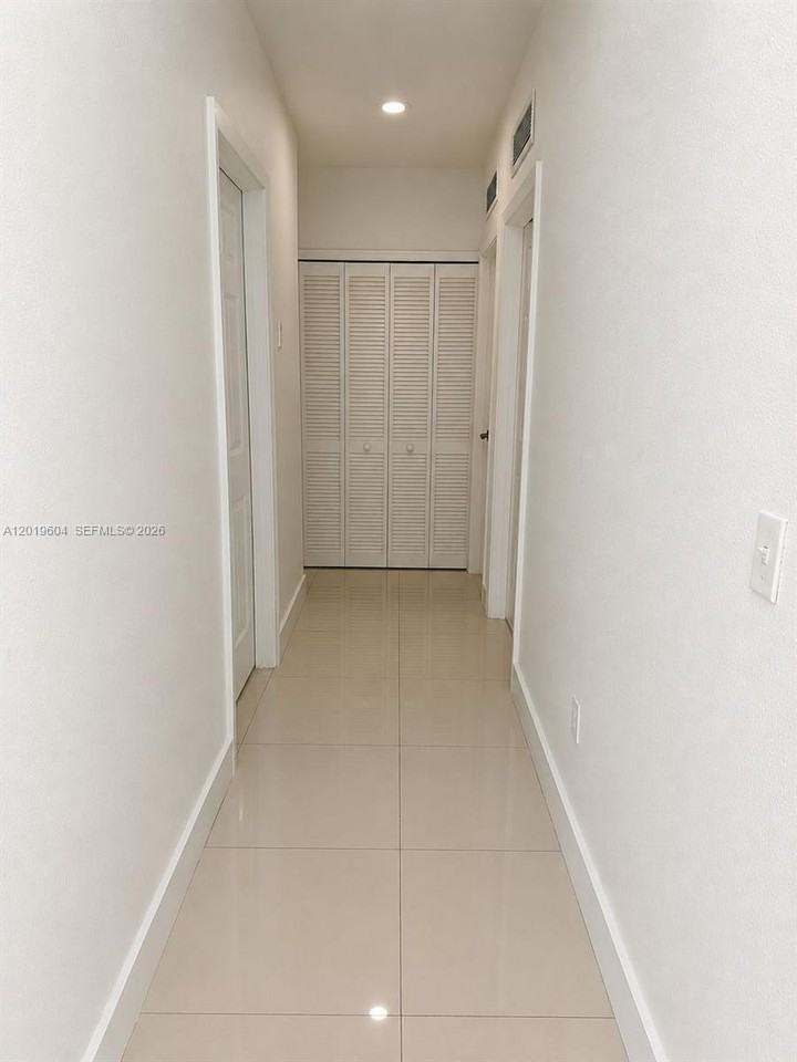 1507 Nw 100th St - Photo 5 of 14