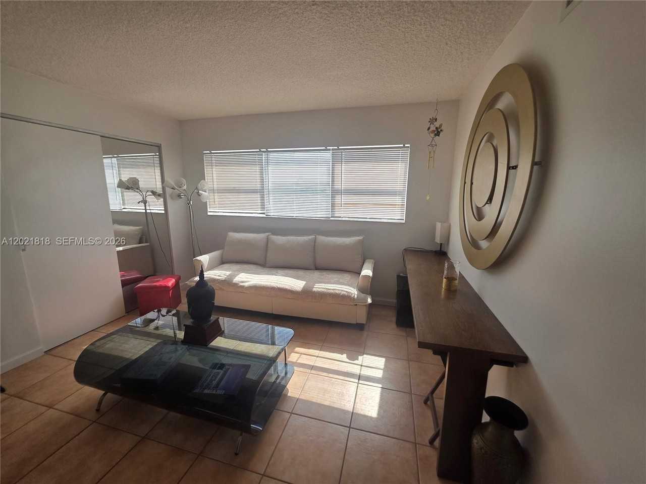 1881 Washington Ave #6H - Photo 3 of 19