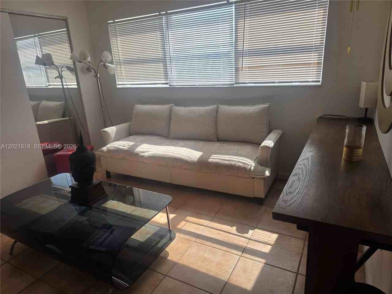 1881 Washington Ave #6H - Photo 4 of 19