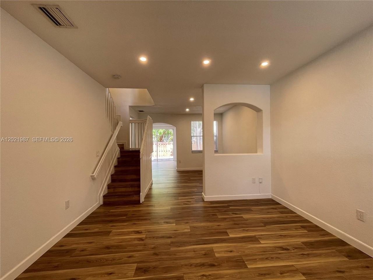 3510 Sw 170th Ave - Photo 3 of 37