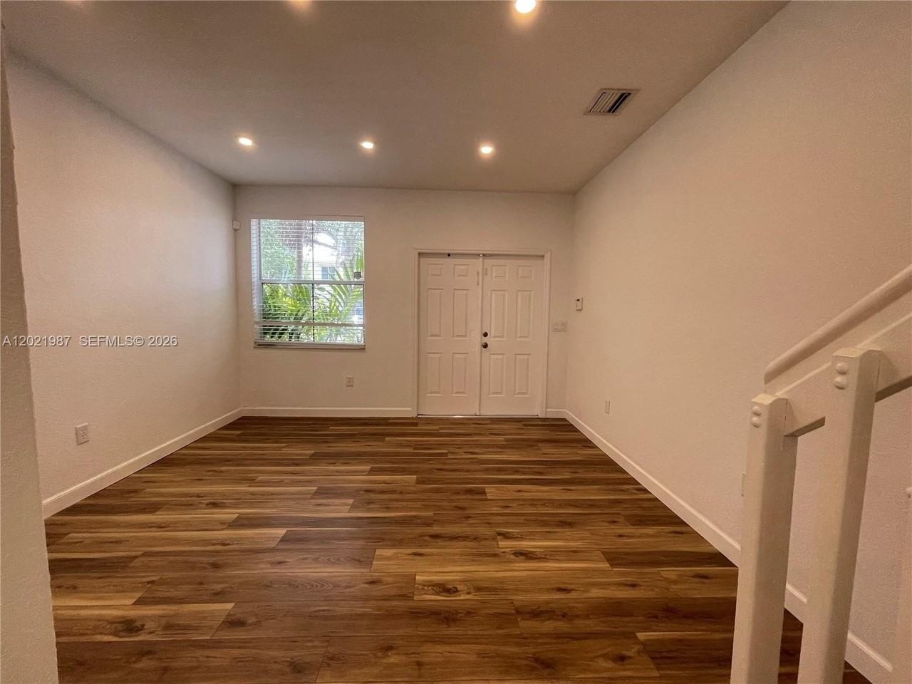 3510 Sw 170th Ave - Photo 4 of 37