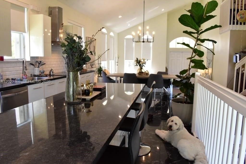 5273 Sw 158th Ave - Photo 3 of 47