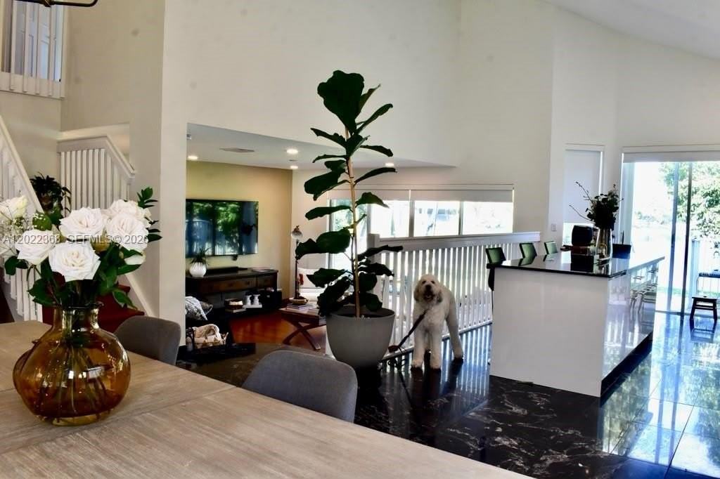 5273 Sw 158th Ave - Photo 4 of 47