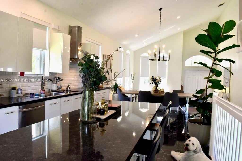 5273 Sw 158th Ave - Photo 5 of 47