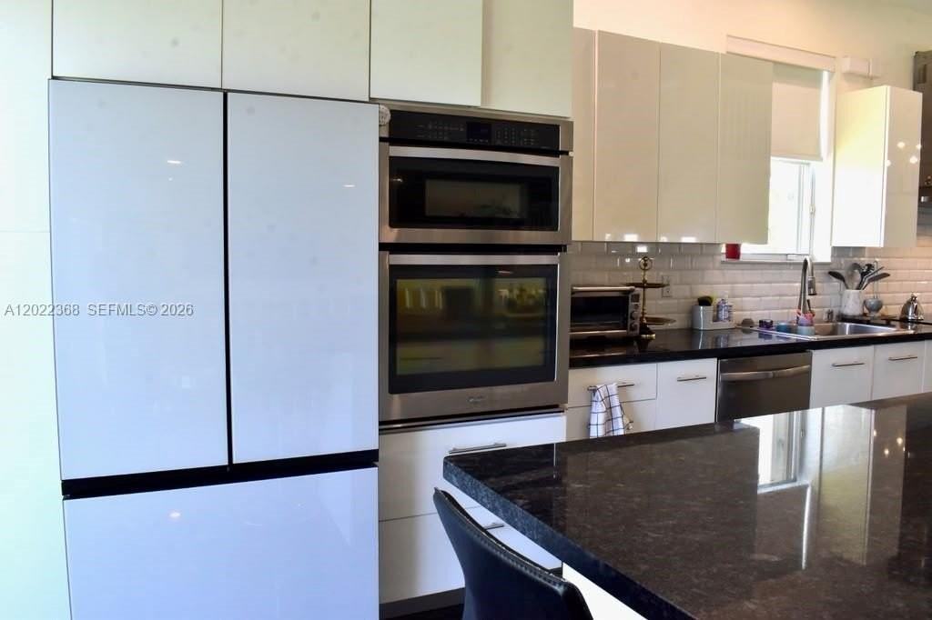 5273 Sw 158th Ave - Photo 6 of 47