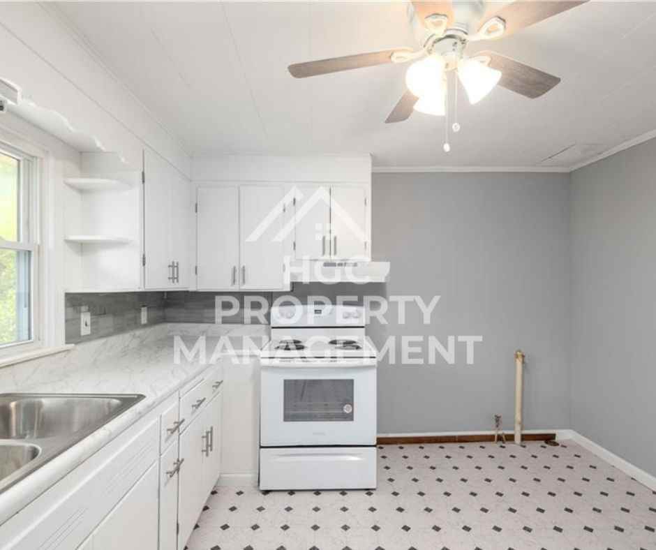 1228 Irving Ave - Photo 7 of 22