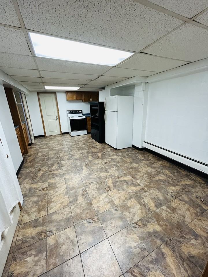 13041 Cambridge Springs Rd #9 - Photo 4 of 7