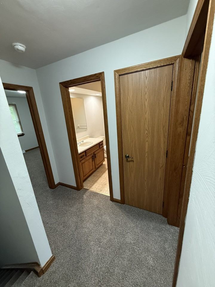 1613 W 45th St #1 - Photo 6 of 10
