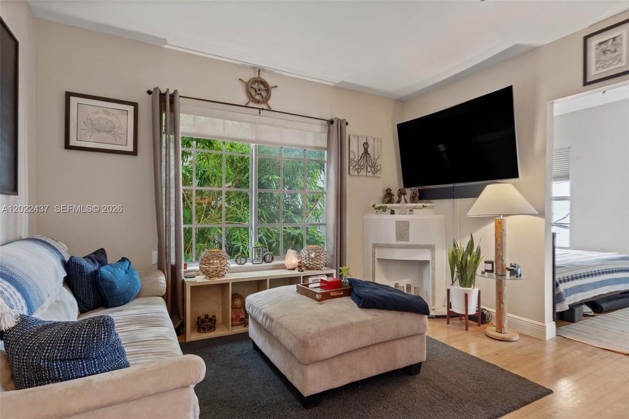 936 Pennsylvania Ave #205 - Photo 2 of 10