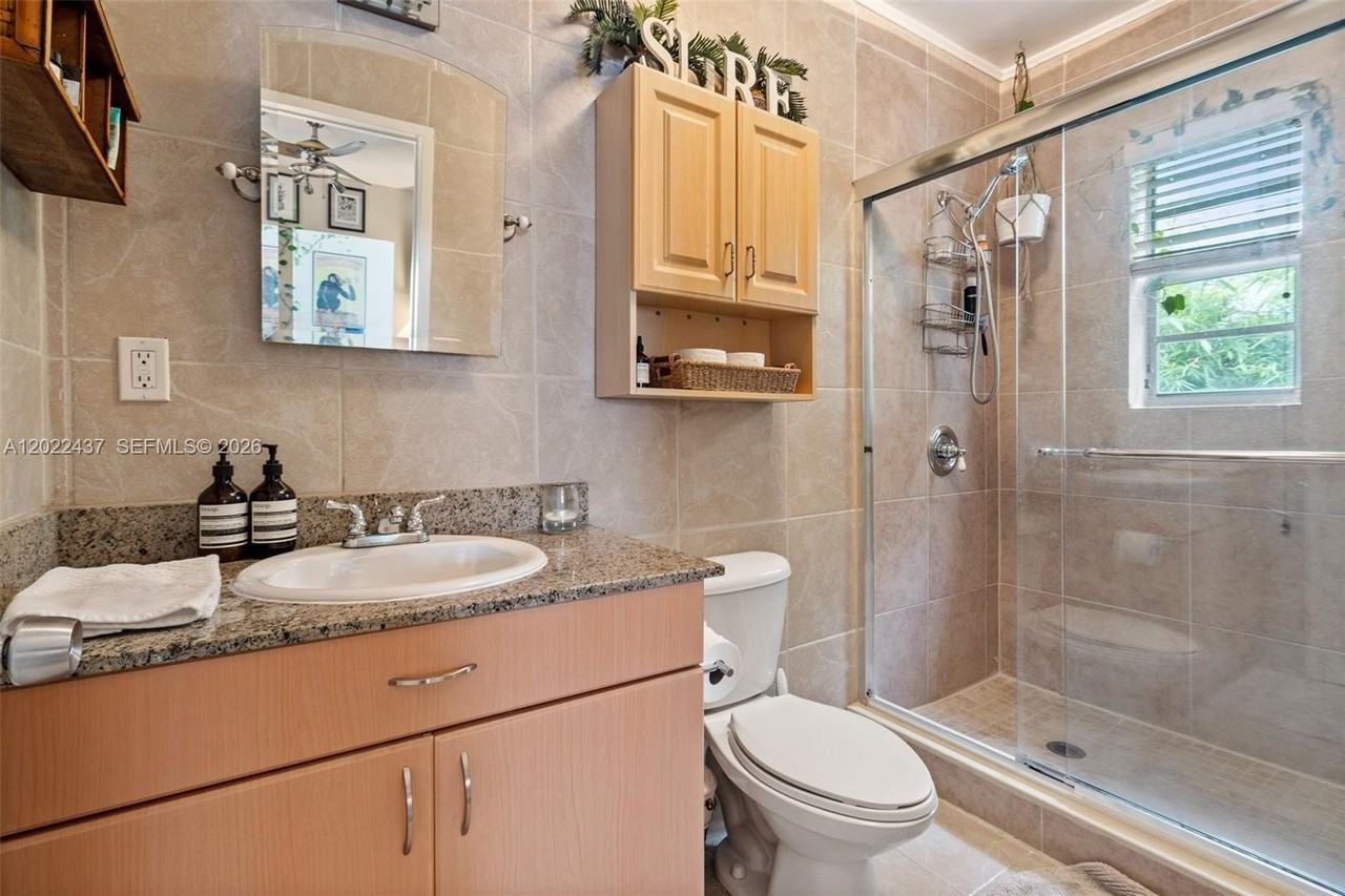936 Pennsylvania Ave #205 - Photo 4 of 10