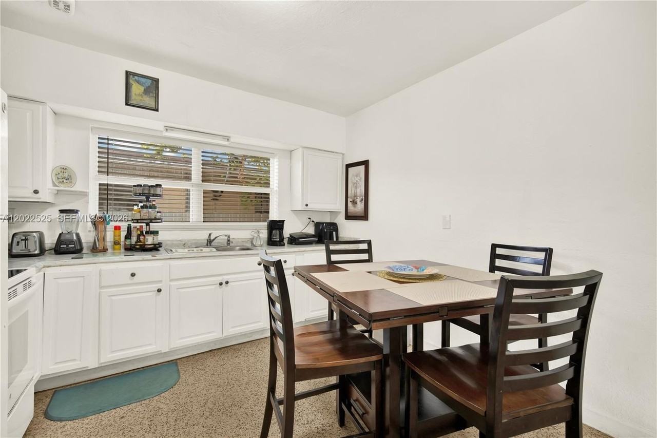 1236 Ne 109th St #2 - Photo 4 of 19