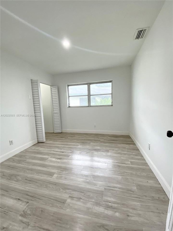 3000 Nw 5th Ter #129 - Photo 6 of 6