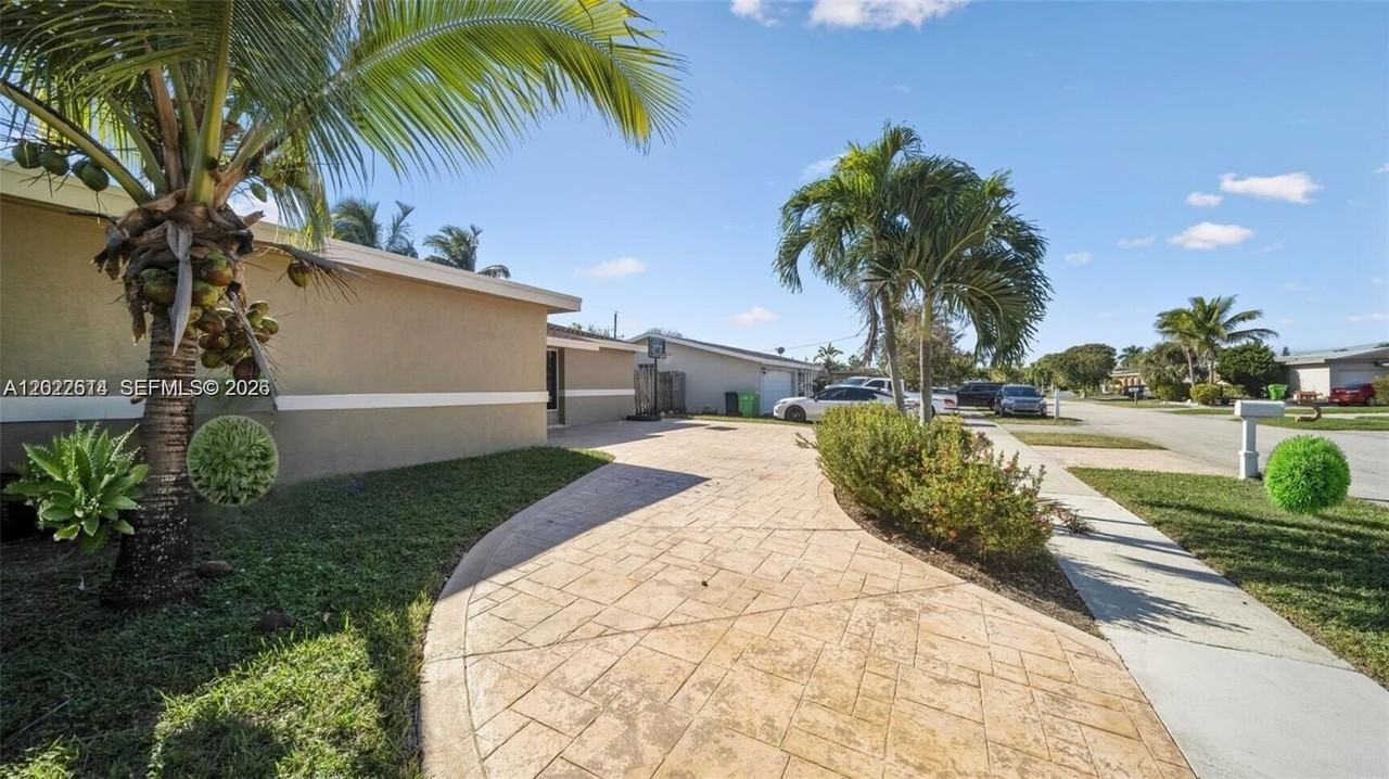 9650 Nw 24th St - Photo 2 of 15