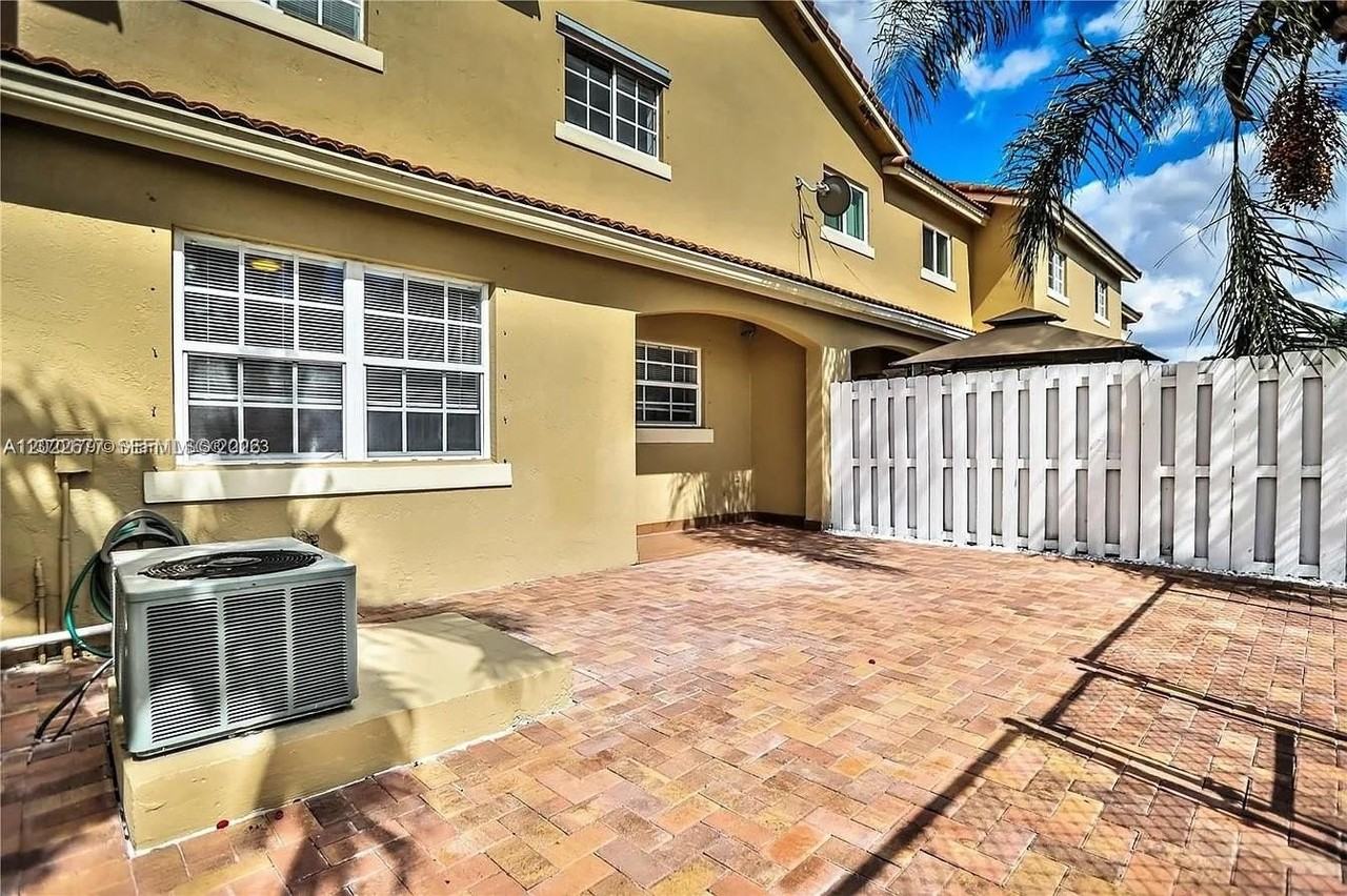 15870 Sw 69th Ln - Photo 3 of 16
