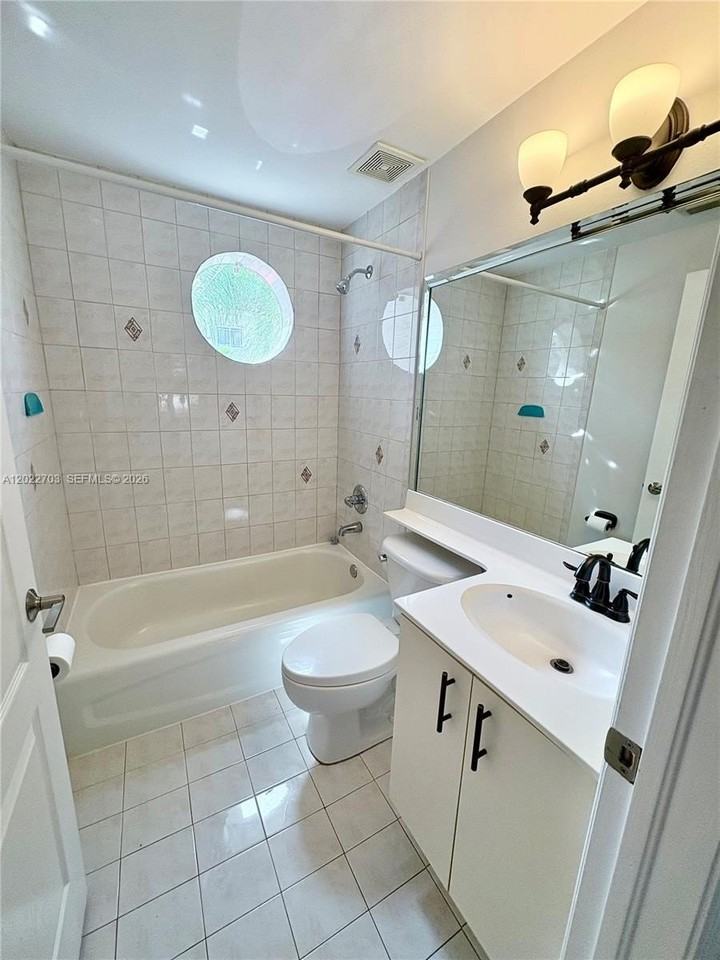 10190 Sw 88th St #507 - Photo 6 of 44