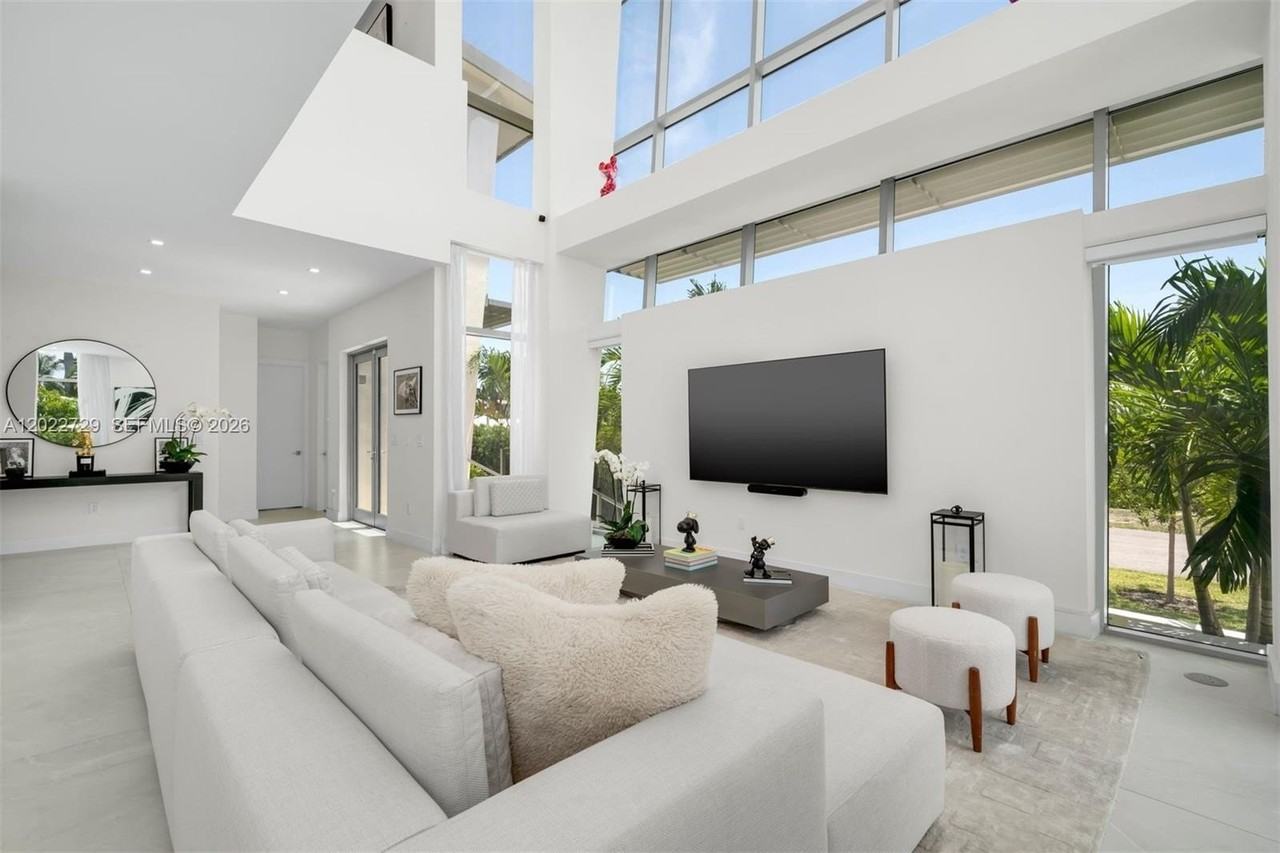 1201 W 47th St - Photo 5 of 37