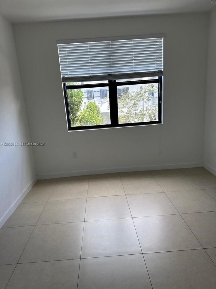 13381 Sw 251st Ter #201 - Photo 6 of 8