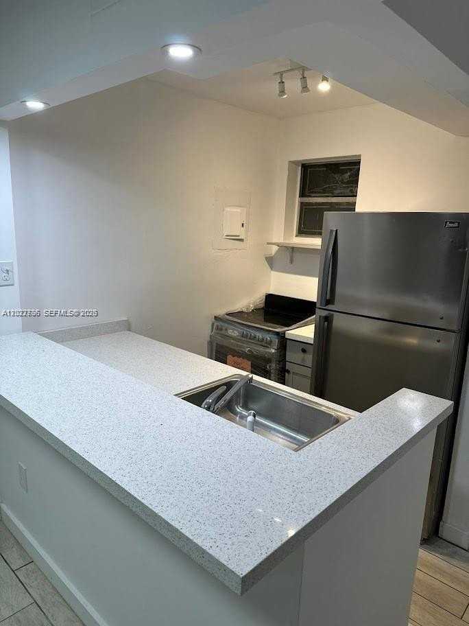 4271 Nw 11th St #1 - Photo 3 of 9