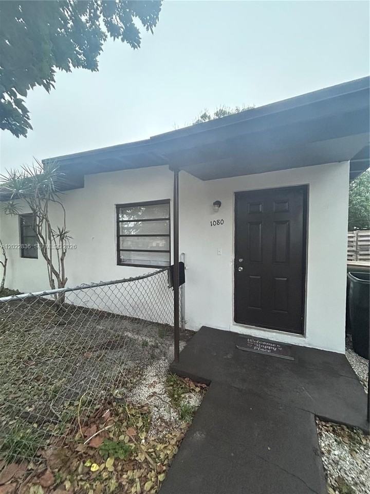 1080 Nw 121st St - Photo 4 of 34