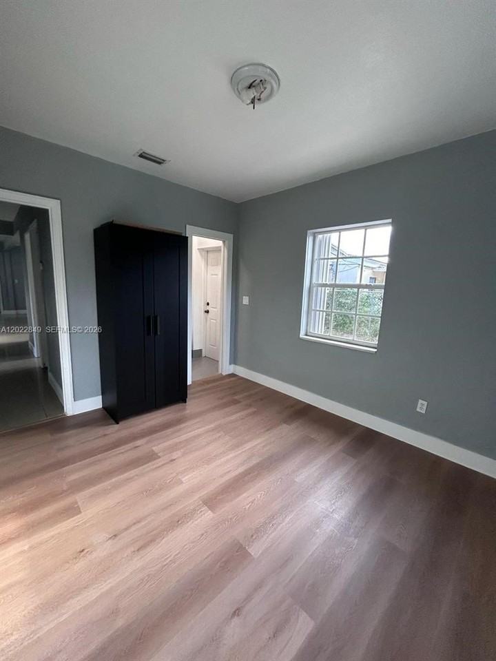 1795 Ne 175th St #1795 - Photo 7 of 28