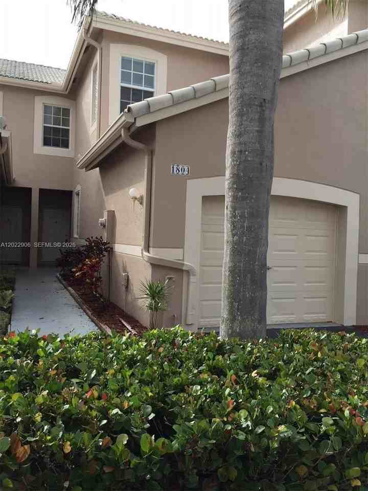 1804 Salerno Cir #1804 - Photo 3 of 31