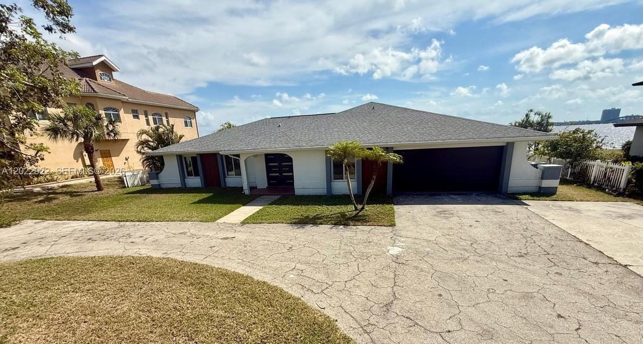 111 E North Shore Ave #0 - Photo 2 of 39