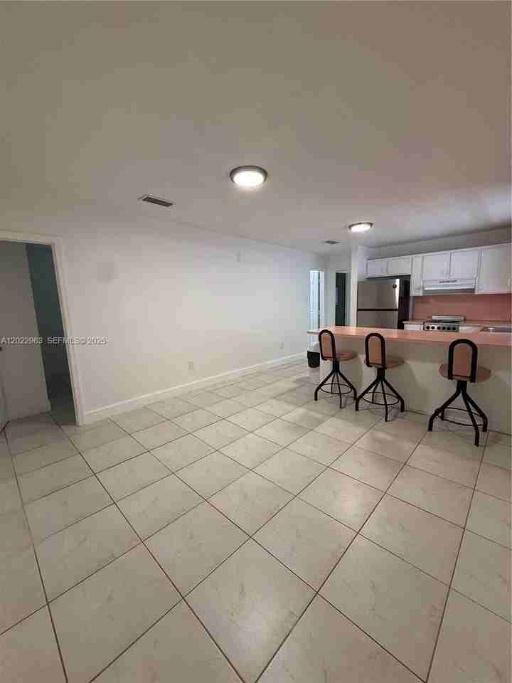 1046 Nw 33rd Ave #BACK - Photo 5 of 25