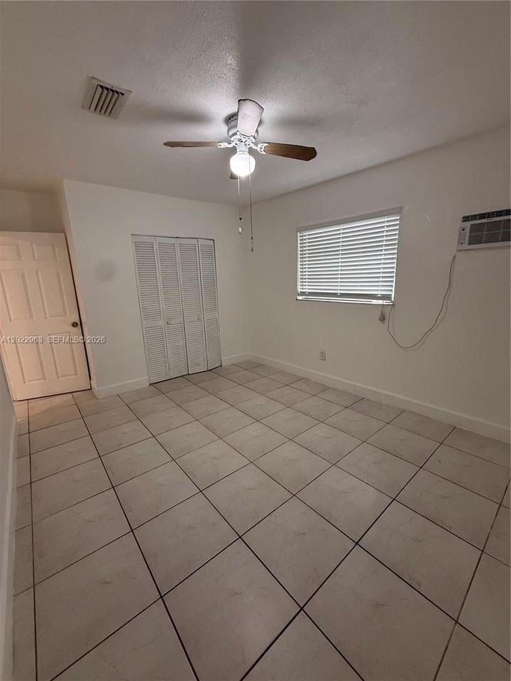 1046 Nw 33rd Ave #BACK - Photo 7 of 25
