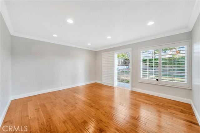 24692 Julie Ave - Photo 3 of 8