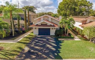 575 Lakeside Cir - Photo 1 of 1