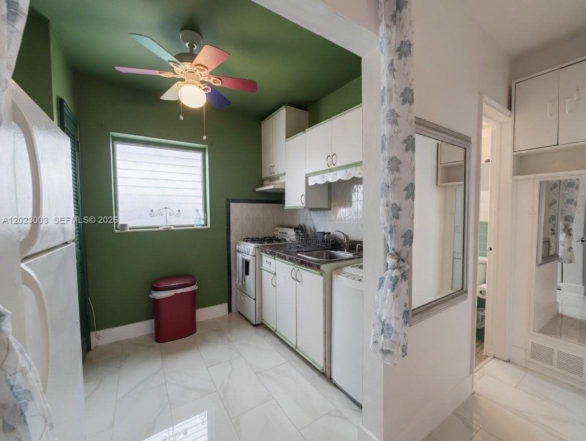 7935 Carlyle Ave #4 - Photo 6 of 16