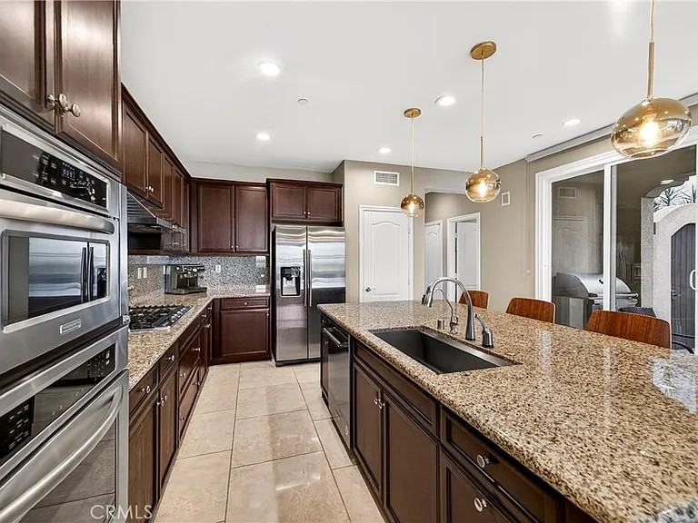 2976 E Coalinga Dr - Photo 4 of 8