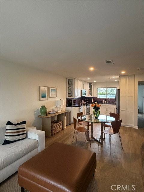 24601 Harbor View Dr - Photo 4 of 8