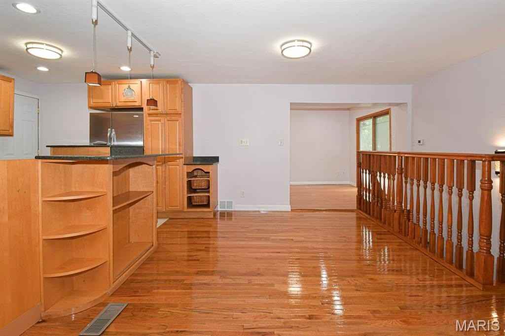 819 Renee Ln - Photo 5 of 46