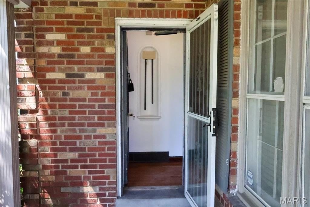 1067 Melvin Ave - Photo 2 of 14
