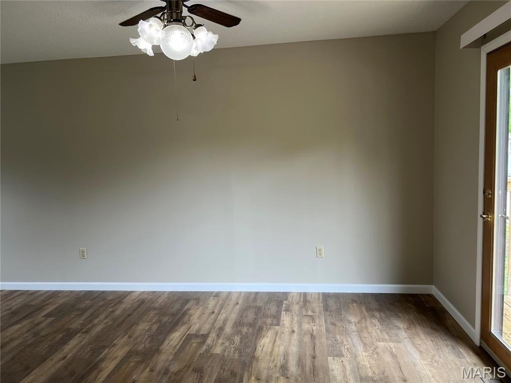 3211 College Ave - Photo 3 of 14