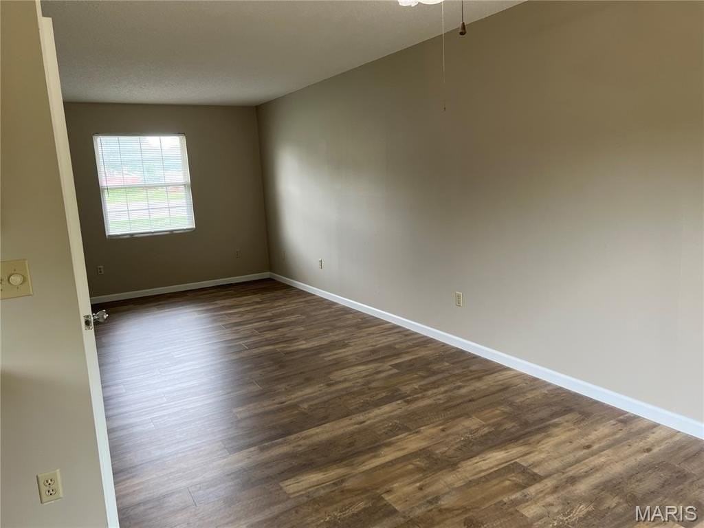 3211 College Ave - Photo 4 of 14