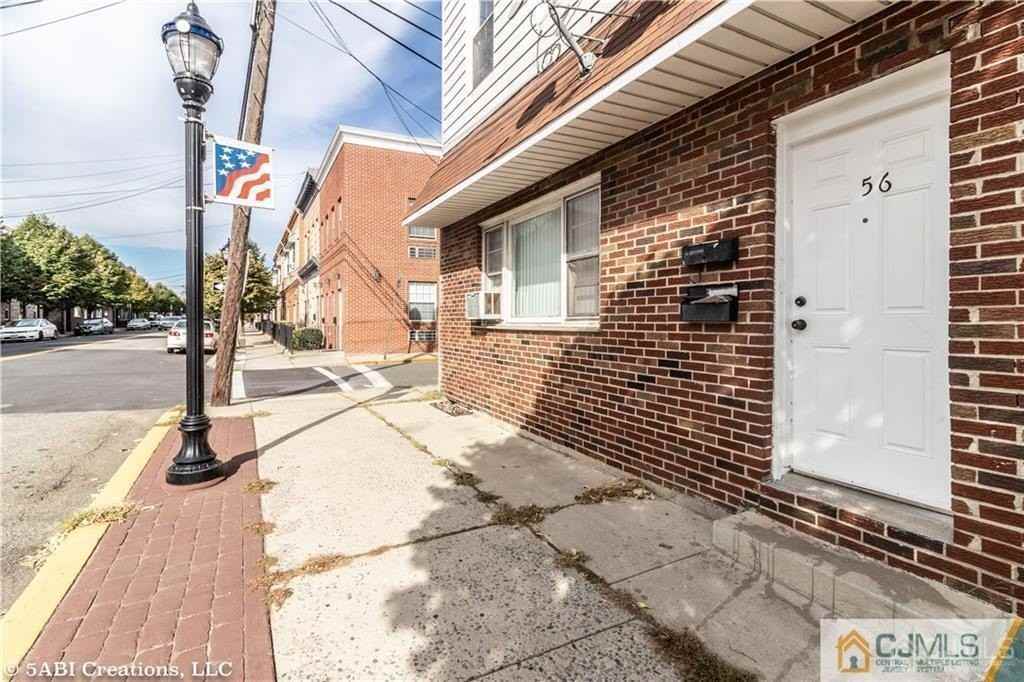 556 Roosevelt Ave #2 - Photo 2 of 14
