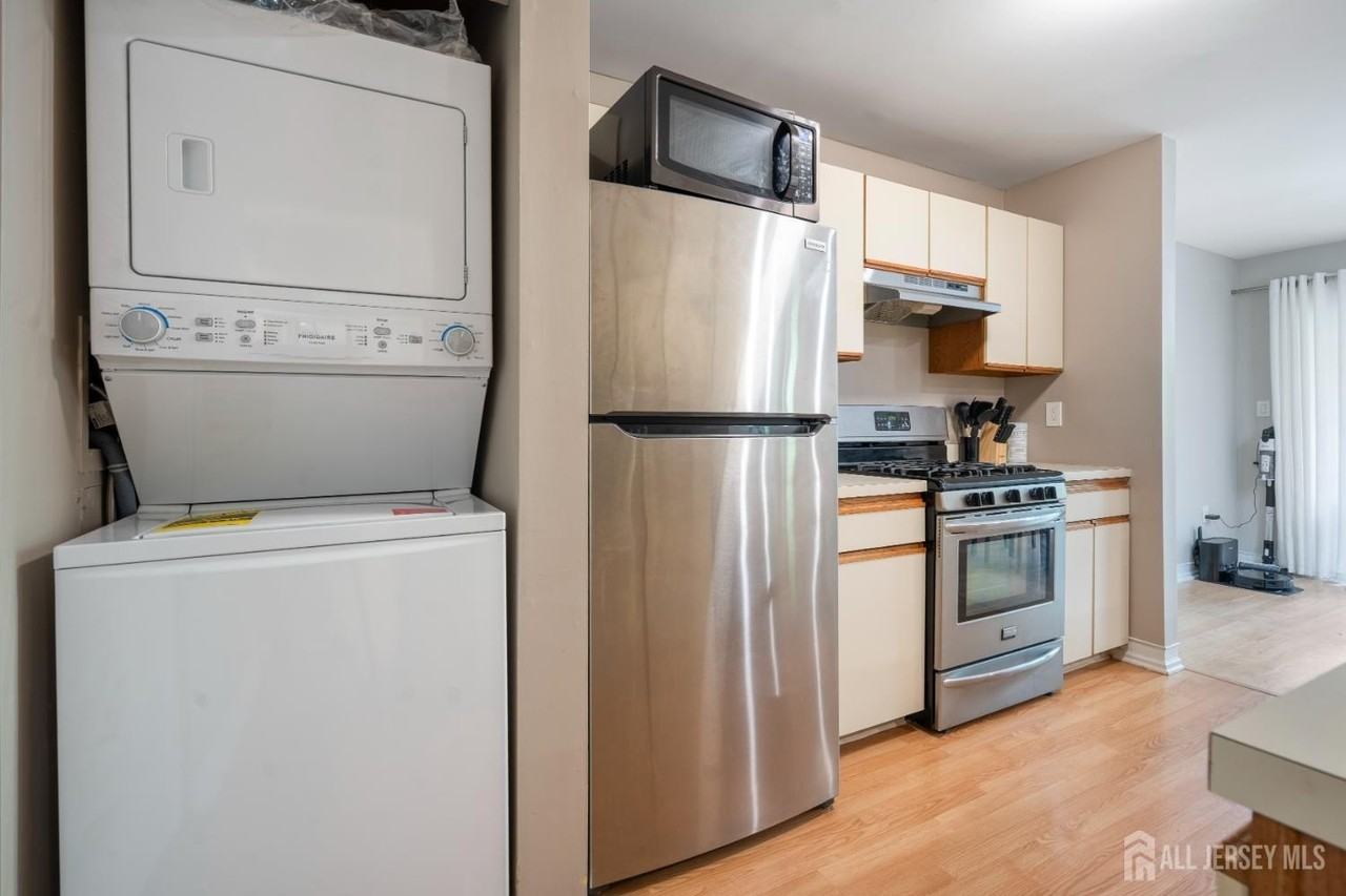 6142 Cedar Ct - Photo 6 of 16