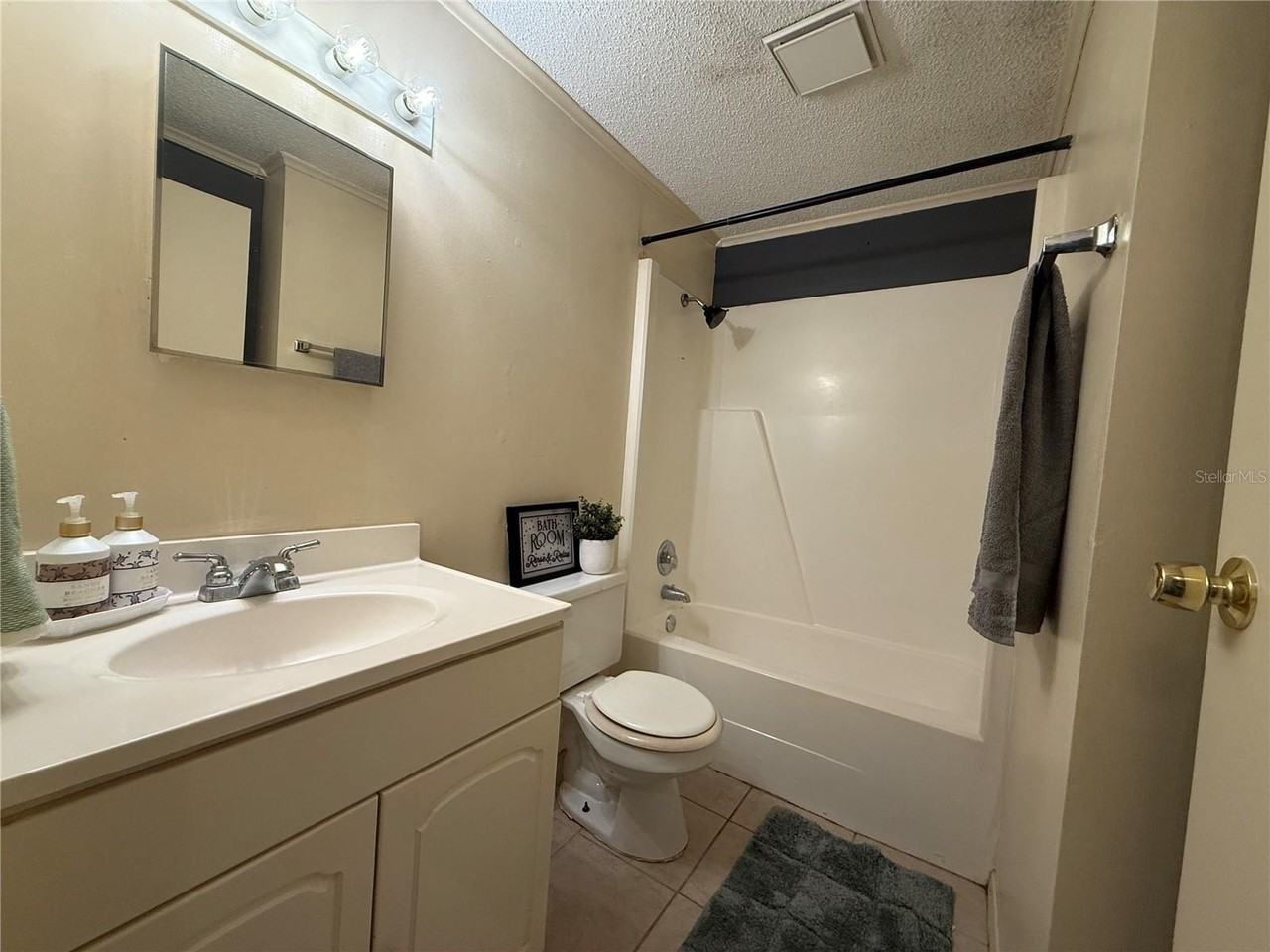 2490 Sw 14th Dr #14 - Photo 6 of 8