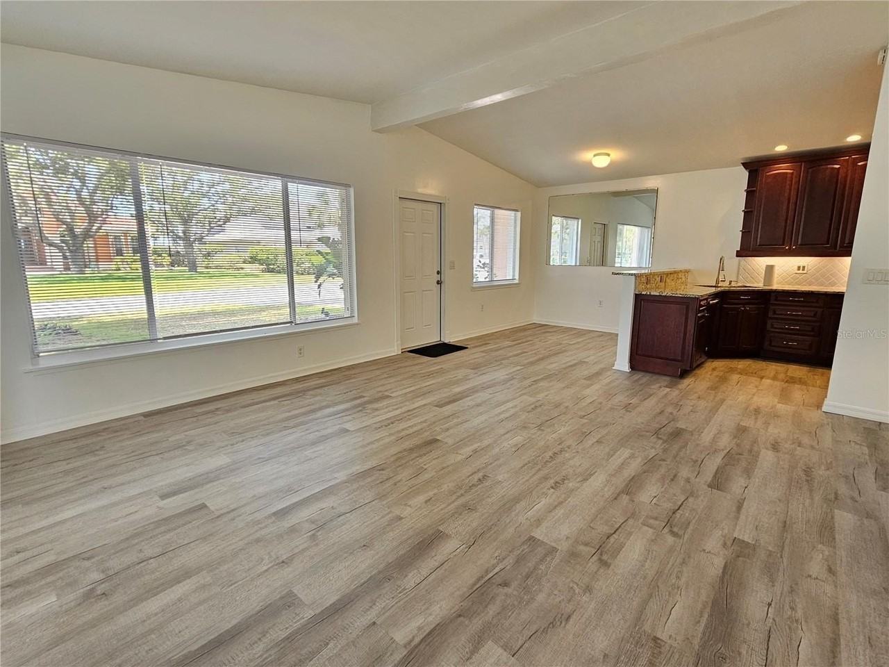 341 Bayshore Dr - Photo 2 of 45
