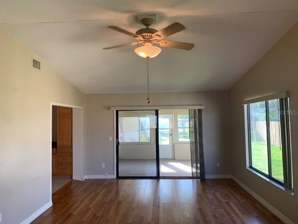 700 Green Rd - Photo 3 of 16