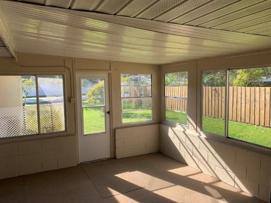 700 Green Rd - Photo 4 of 16