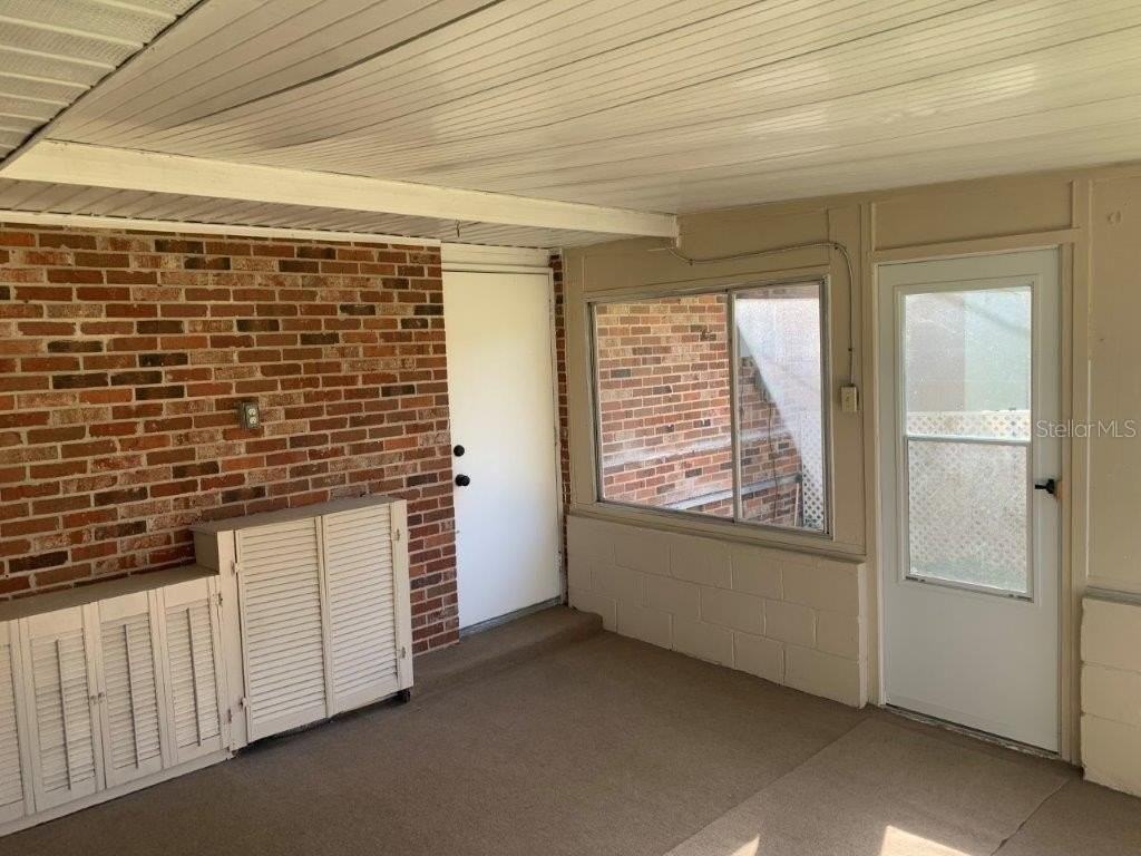 700 Green Rd - Photo 5 of 16