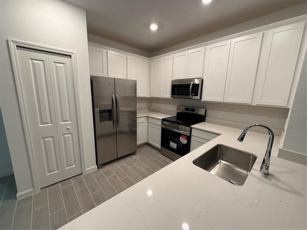 3674 Se 37th Ct - Photo 2 of 29