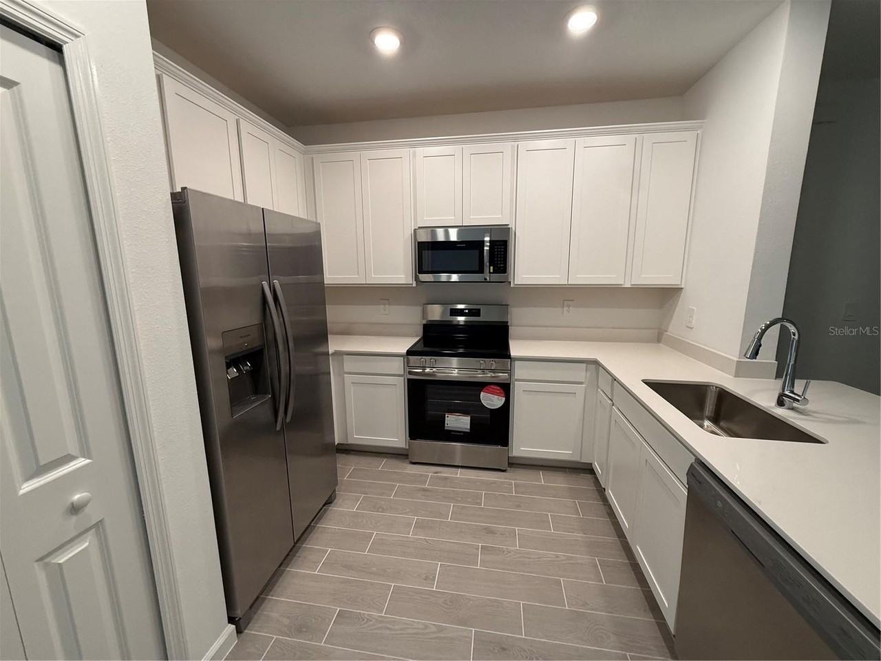 3674 Se 37th Ct - Photo 3 of 29