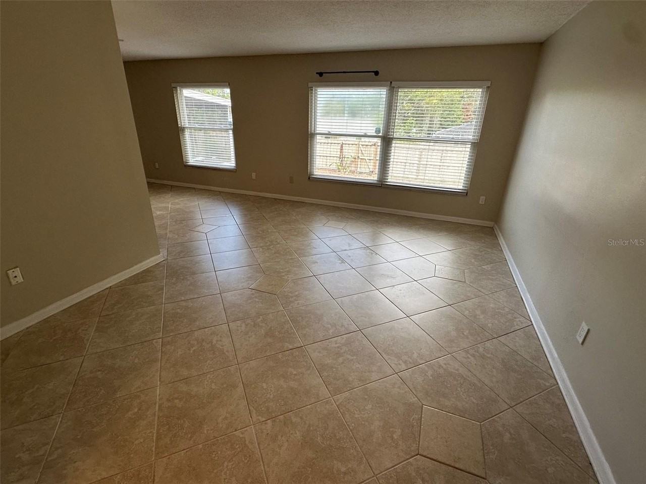 105 Kilkenny Ct - Photo 3 of 20