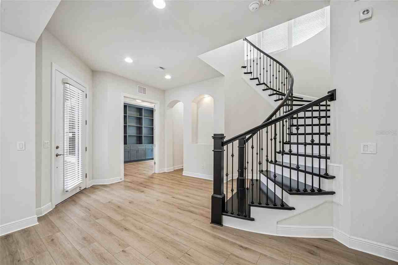 10819 Savona Way - Photo 5 of 50