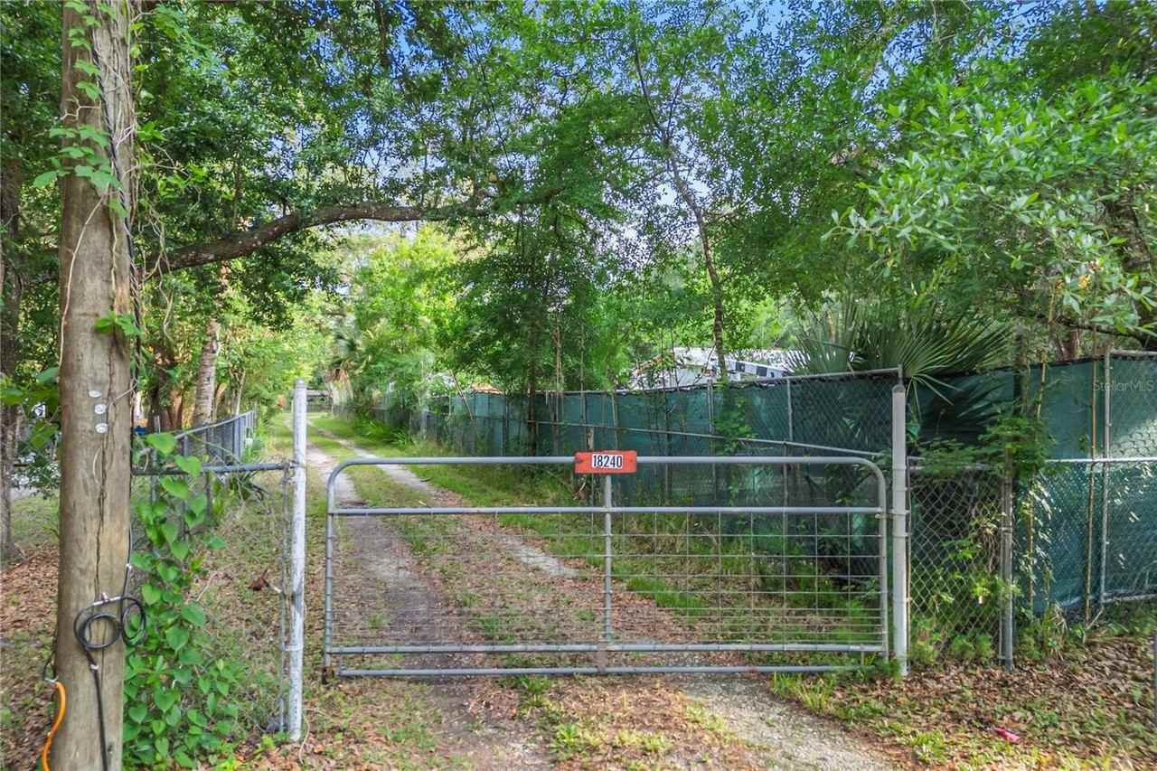 18240 Lynbrook Rd - Photo 7 of 30